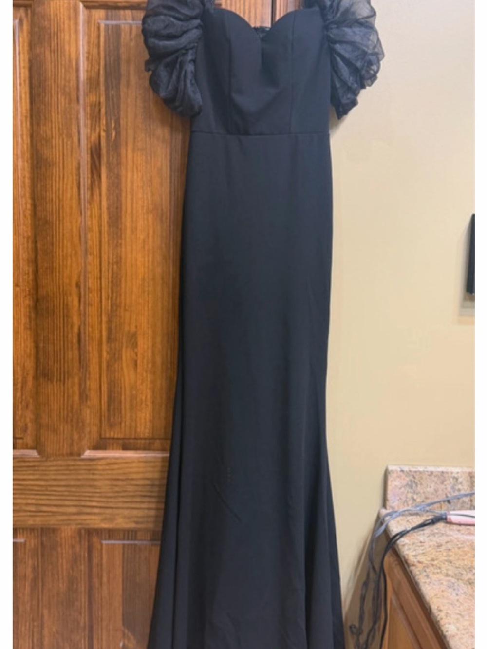 Black Maxi Evening Dress with Puff Organza Sleeves